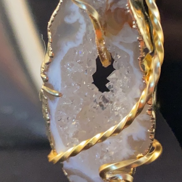 Wired wrapped sliced Quartz pendant - Picture 2 of 5